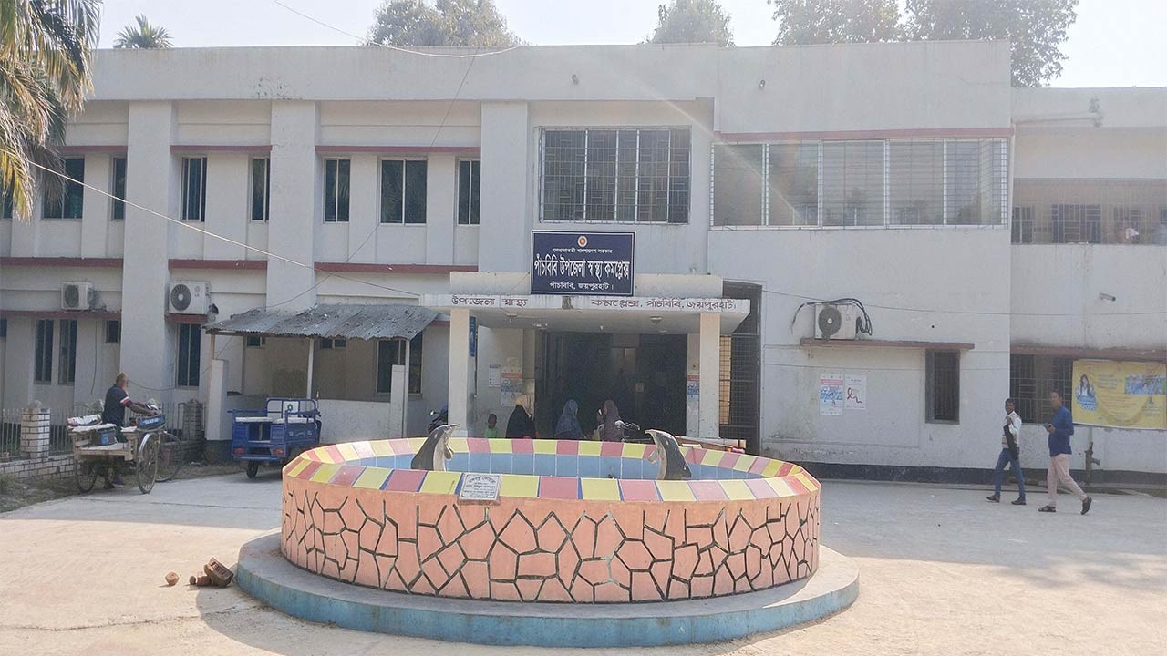 পাঁচবিবিতে দুই ভ্যানের মুখোমুখি সংর্ঘষে একজন নিহত