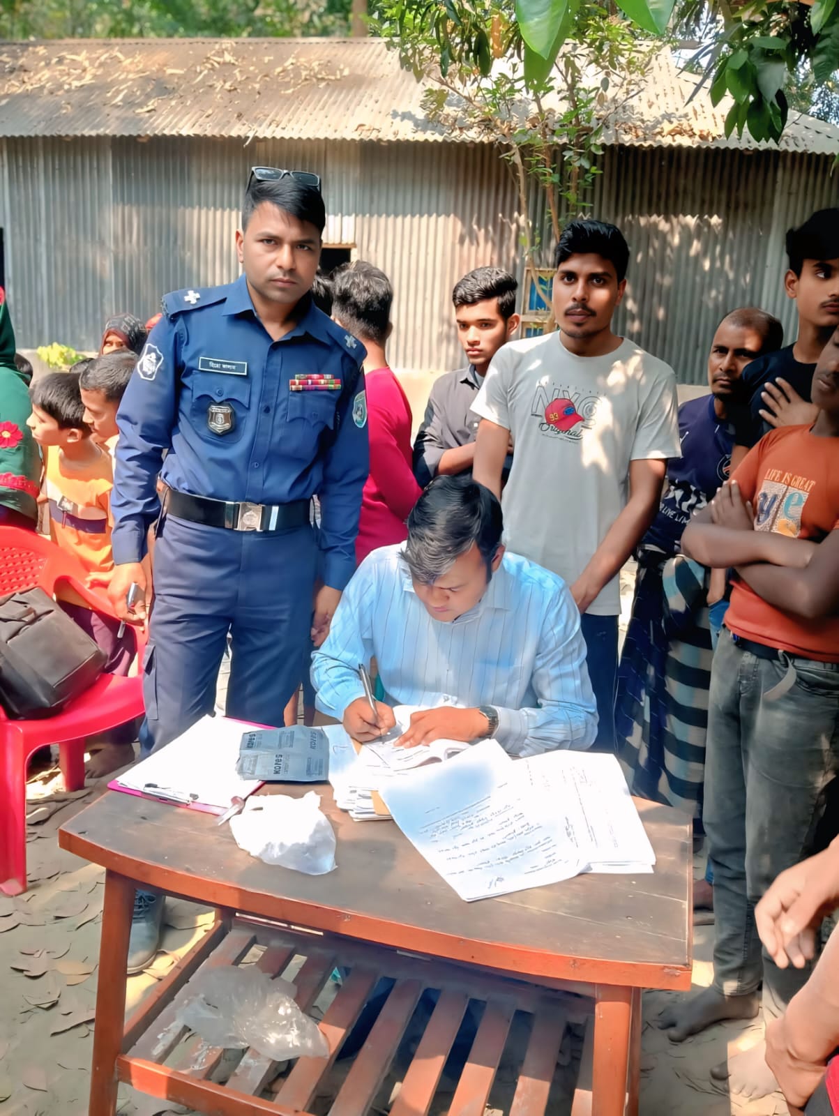 গাঁজা সেবনের দায়ে যুবকের ৪ মাসের কারাদণ্ড, উলিপুরে ভ্রাম্যমাণ আদালতের অভিযান