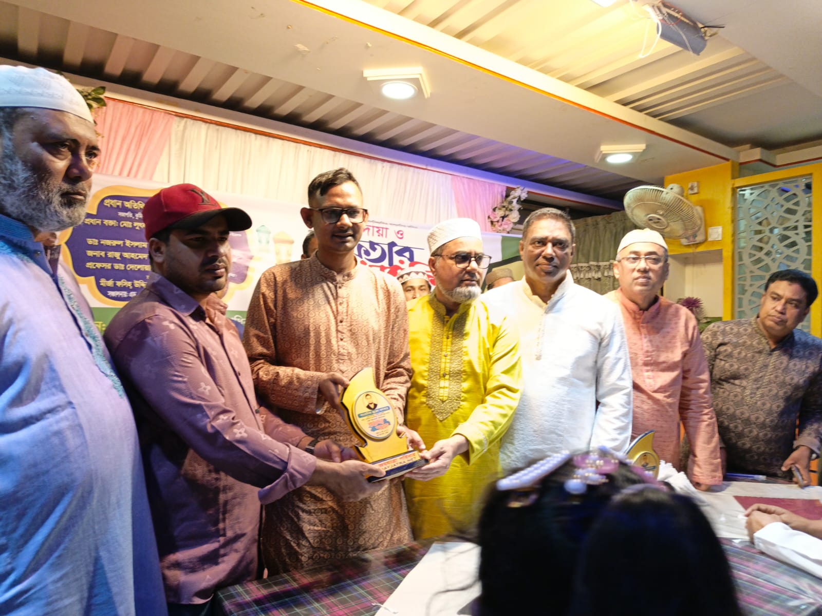 সেরা অনুসন্ধানী সাংবাদিকতায় পুরস্কৃত সাংবাদিক জুয়েল খন্দকার