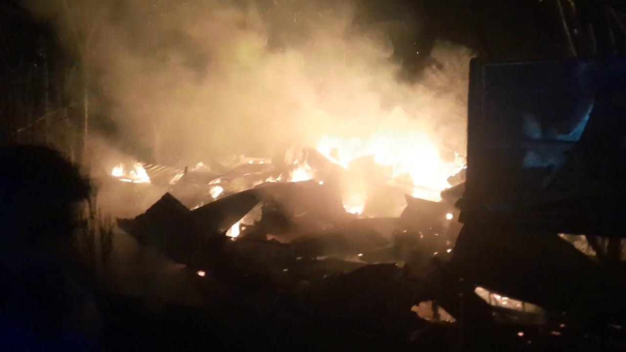 ঝিনাইদহে আগুনে ভষ্মিভূত রেস্টুরেন্ট, প্রায় ২০ লক্ষ টাকার ক্ষতি