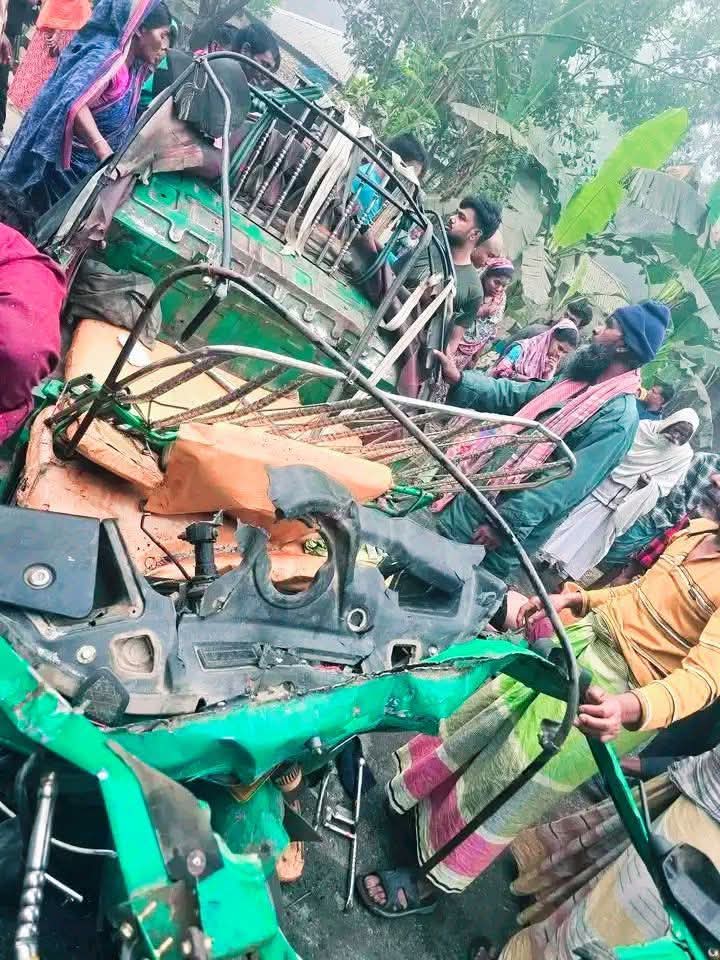 সিএনজি ও নসিমন ভুটভুডির মুখোমুখি সংঘর্সে