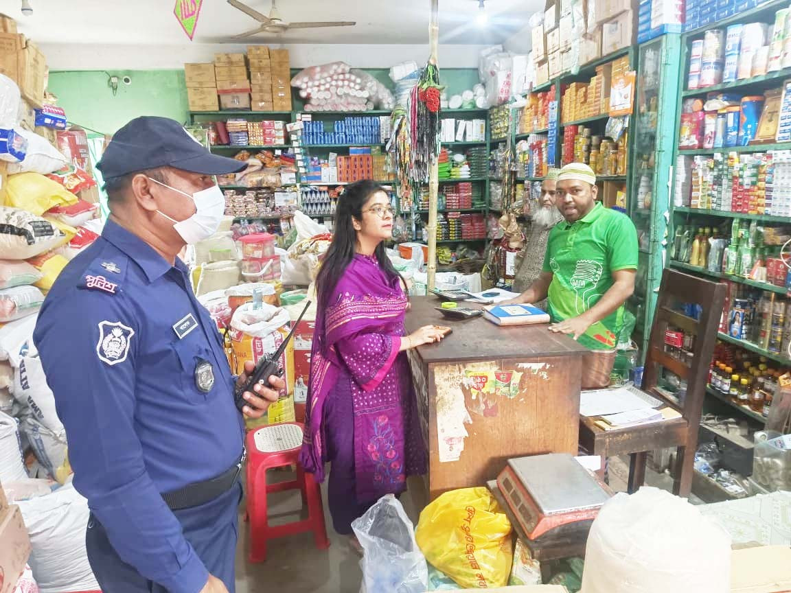 কালীগঞ্জে ৫ ব্যবসায়ীকে আর্থিক জরিমানা