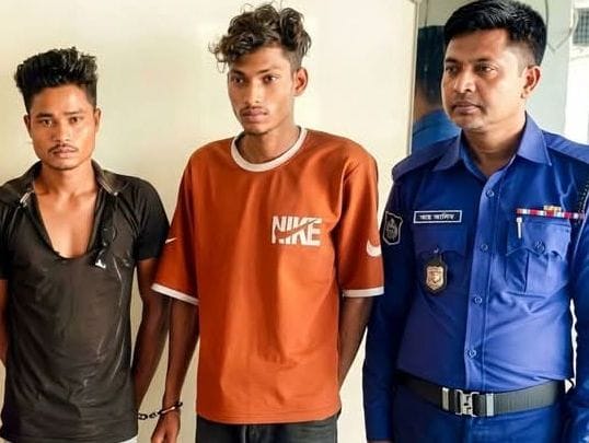 মণিরামপুরের দূর্বাডাঙ্গা প্রাথমিক বিদ্যালয়ের টিউবওয়েল চুরি হাতে-নাতে দুই যুবক আটক