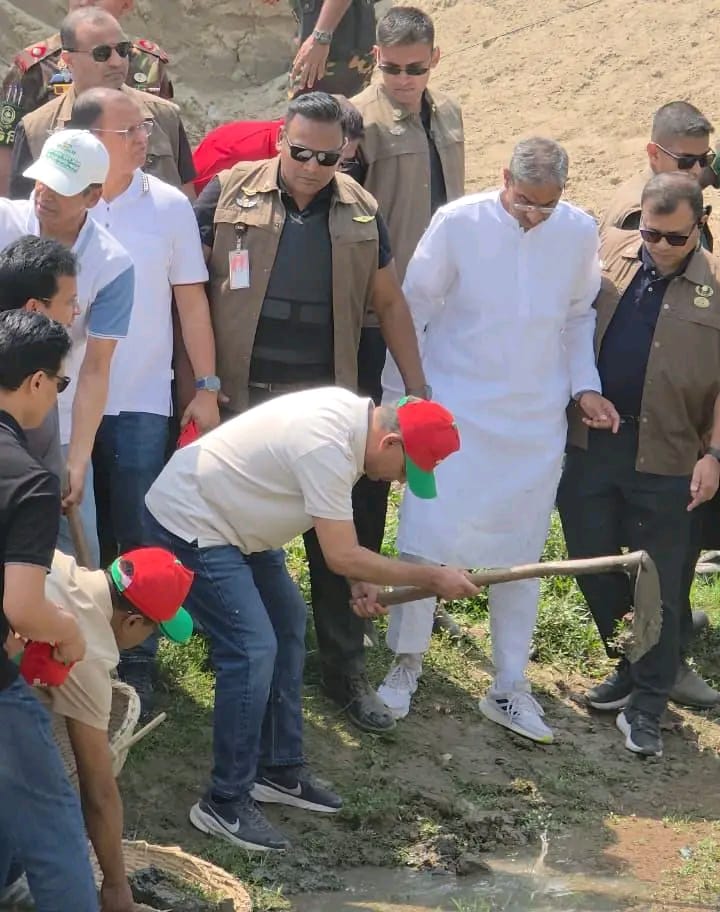 কাহারোলে দেশব্যাপী নদী-নালা ও খাল পুনঃখনন কর্মসূচির উদ্বোধন করলেন প্রধানমন্ত্রী তারেক রহমান
