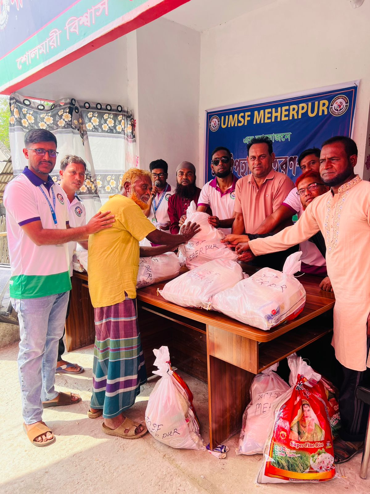 ঈদ হোক সবার জন্য: আনন্দ ভাগ করে নেওয়ার মহোৎসব