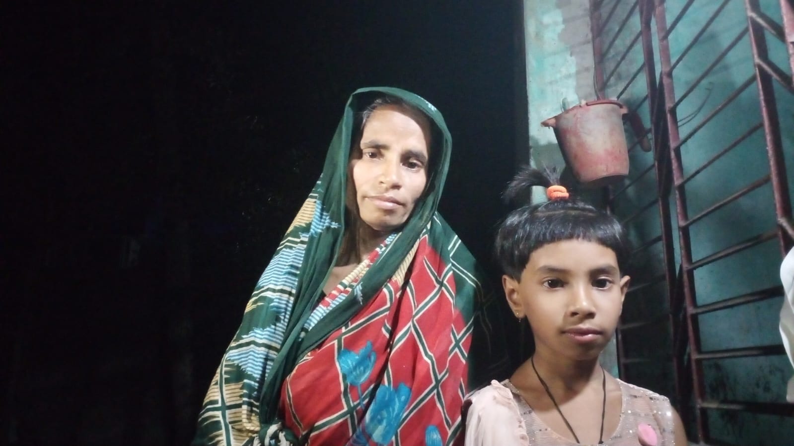 খুপরি ঘরে কাটছে দিন, নেই ঈদের আনন্দ: এতিম শামিমার মলিন মুখে হাসি ফোটাবে কে?