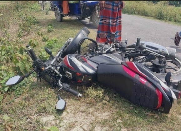 পাঁচবিবিতে ঈদের আনন্দ মুহূর্তেই শোকে পরিণত, সড়ক দুর্ঘটনায় যুবকের মৃত্যু