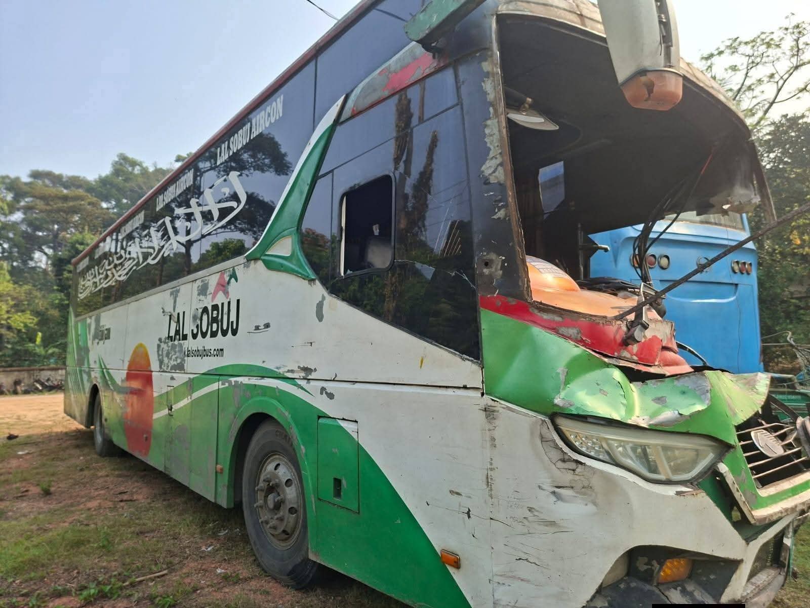 চকরিয়ায় সড়ক দুর্ঘটনায় দুই মোটরসাইকেল আরোহী নিহত।