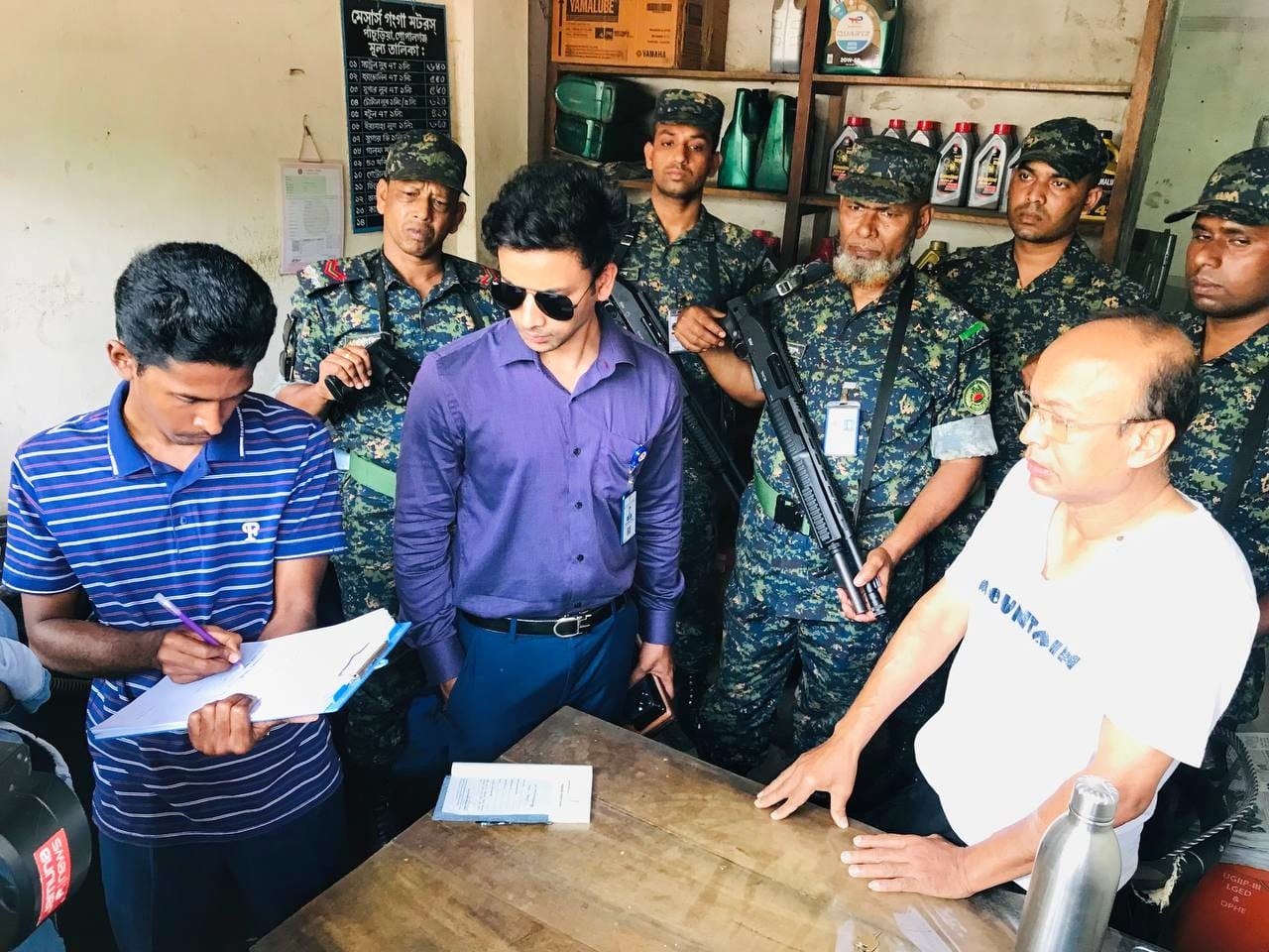 গোপালগঞ্জে অবৈধভাবে জ্বালানি তেল মজুদে গঙ্গা মটরসকে জরিমানা