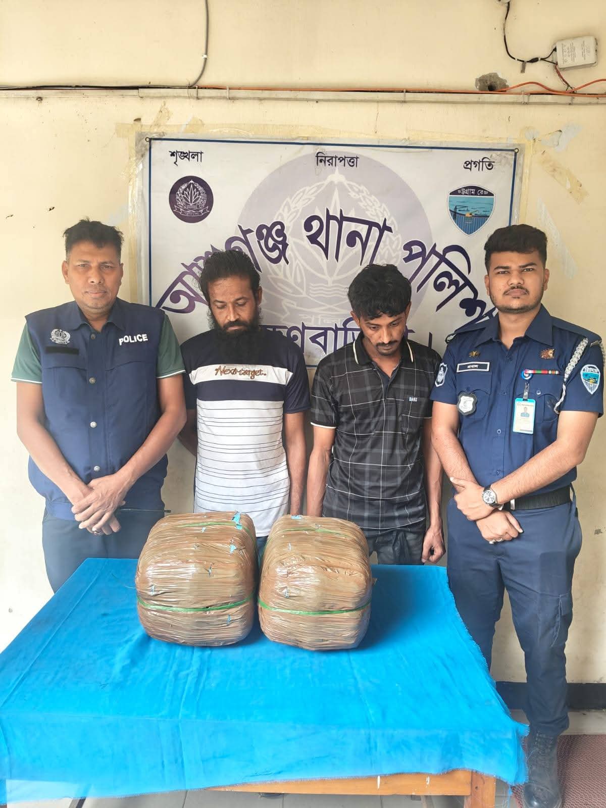 প্রাইভেটকারে মাদক বহন; গাঁজাসহ ০২ মাদক কারবারী গ্রেফতার।