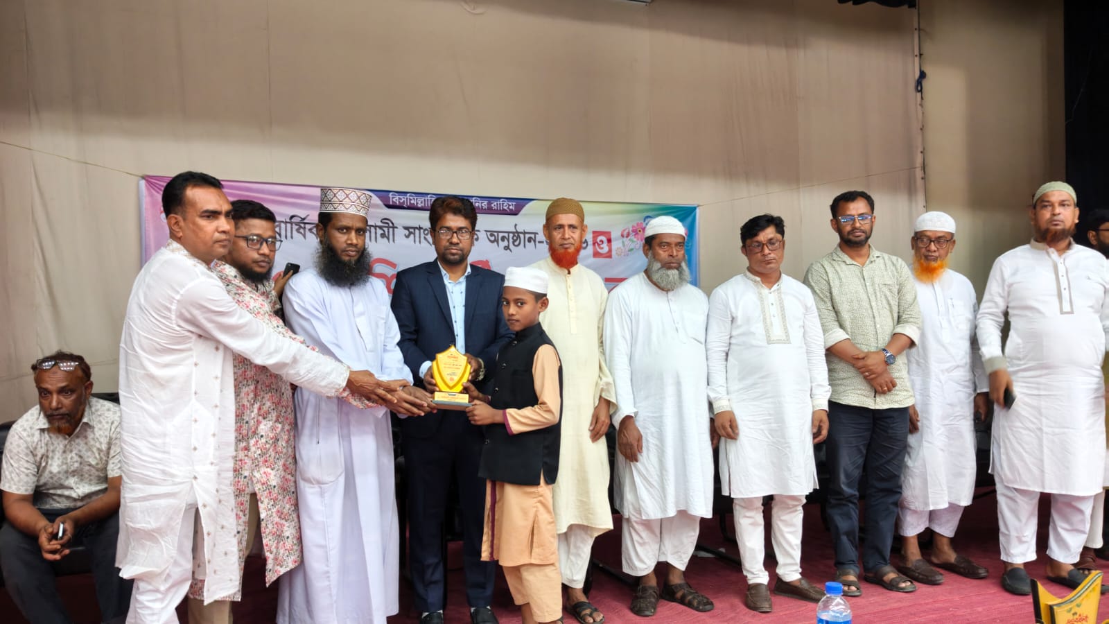 ধামইরহাট আইডিয়াল মাদ্রাসার কৃতি শিক্ষার্থীদের সংবর্ধনা ও ইসলামী সাংস্কৃতিক অনুষ্ঠান