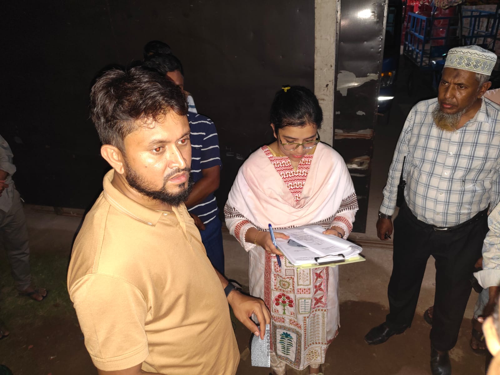 কালীগঞ্জে গ্যাস সিলিন্ডার মজুদ ব্যবসায়ীকে ১ লাখ ৫০ হাজার টাকা জরিমানা