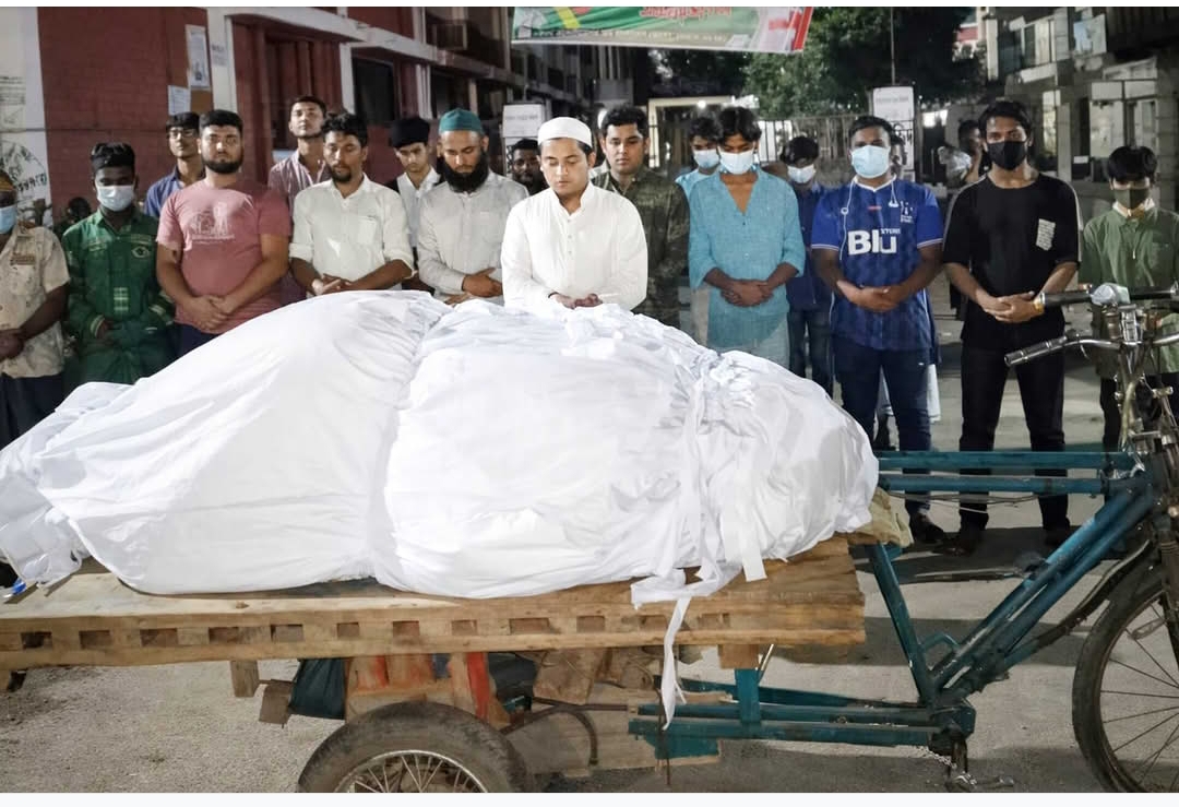 ব্রাহ্মণবাড়িয়ায় অজ্ঞাত যুবকের মরদেহ উদ্ধার, পরিচয় শনাক্ত না হওয়ায় ২৪৭তম বেওয়ারিশ লাশ হিসেবে দাফন।