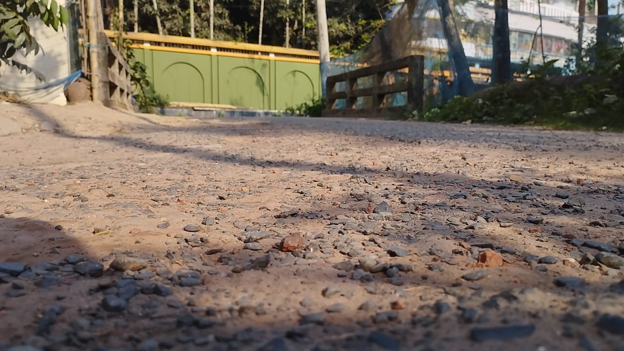 মণিরামপুর পৌরসভায় উন্নয়ন কাজ স্থবির: দুই প্রকল্পের ধীরগতিতে আটকে আছে তৃতীয় প্রকল্প, চরম দুর্ভোগে পৌরবাসী