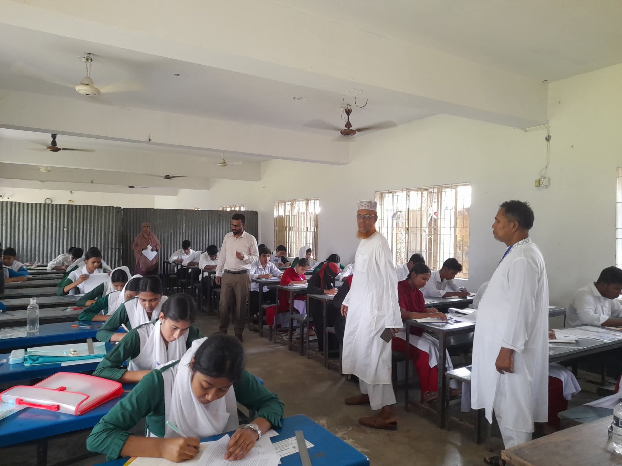 বেতাগীতে সুষ্ঠু পরিবেশে এসএসসি পরীক্ষা অনুষ্ঠিত