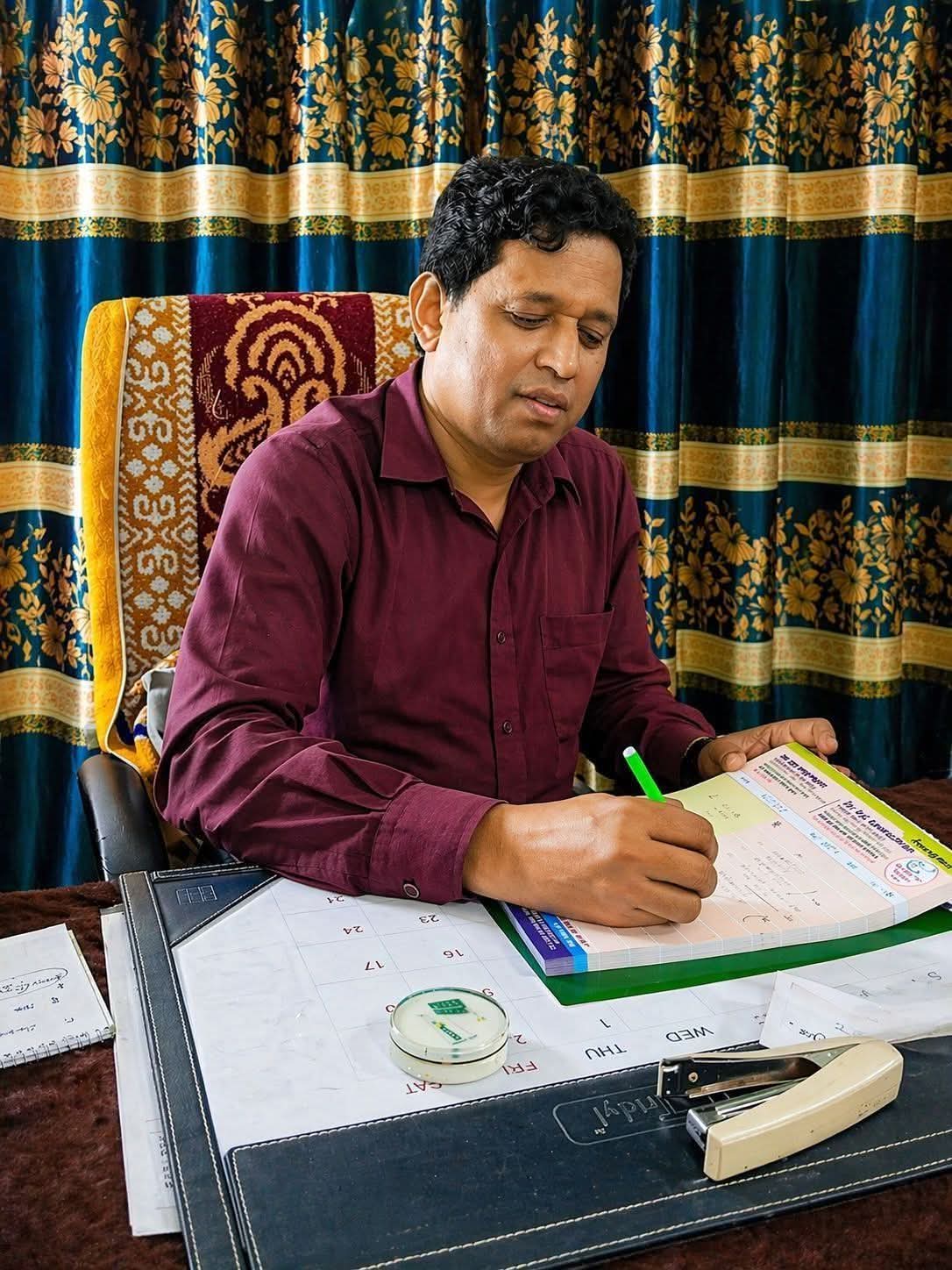 শ্রদ্ধা আর ভালোবাসায় চিরনিদ্রায় শায়িত হলেন কেশবপুরের মানবিক ডাক্তার কামরুজ্জামান