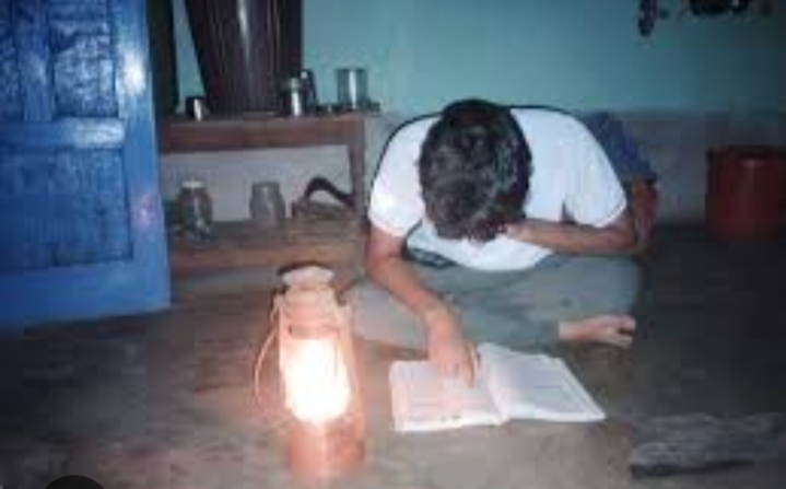 লোডশেডিংয়ের দাপটে এইচএসসি পরীক্ষার্থীদের দুশ্চিন্তা, বিপর্যস্ত জনজীবন