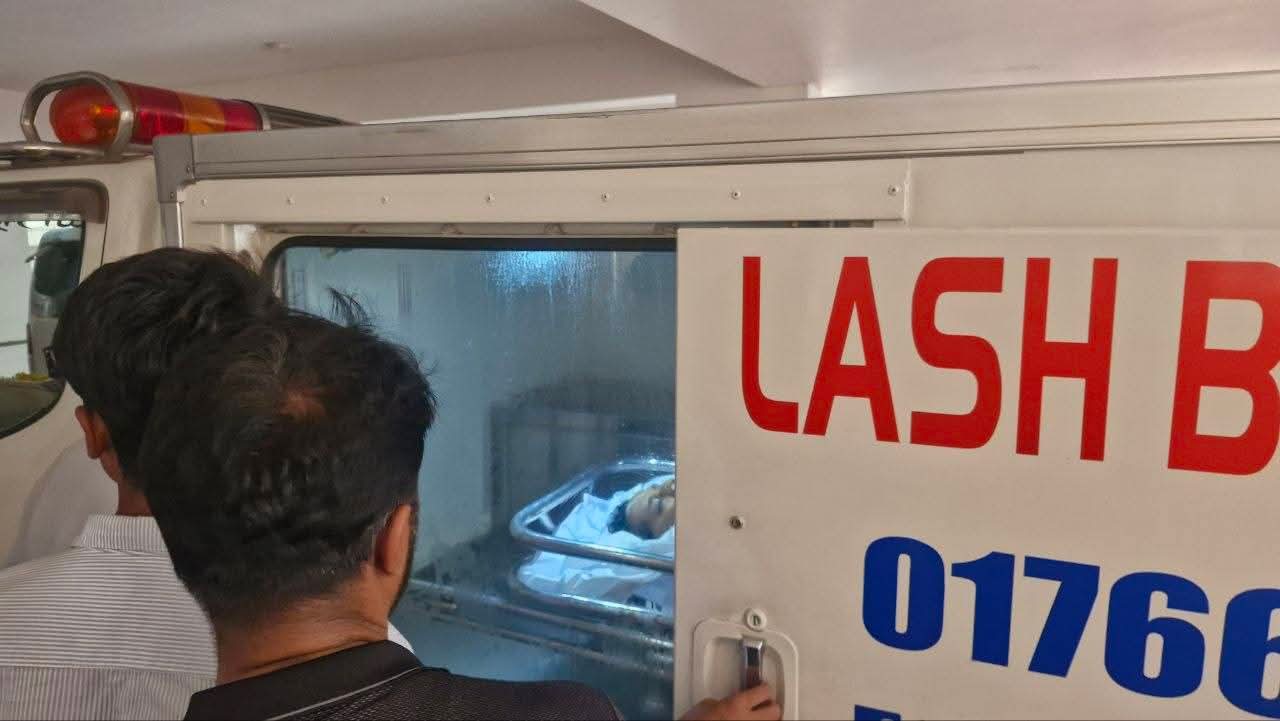 শ্রদ্ধা আর ভালোবাসায় চিরনিদ্রায় শায়িত হলেন কেশবপুরের মানবিক ডাক্তার কামরুজ্জামান।